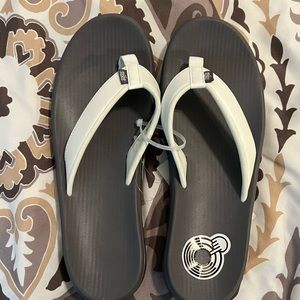 Women’s Nike flip flop, NWT “bella kai thong”